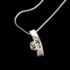 Shiny silver-tone large rhinestone pendant necklace